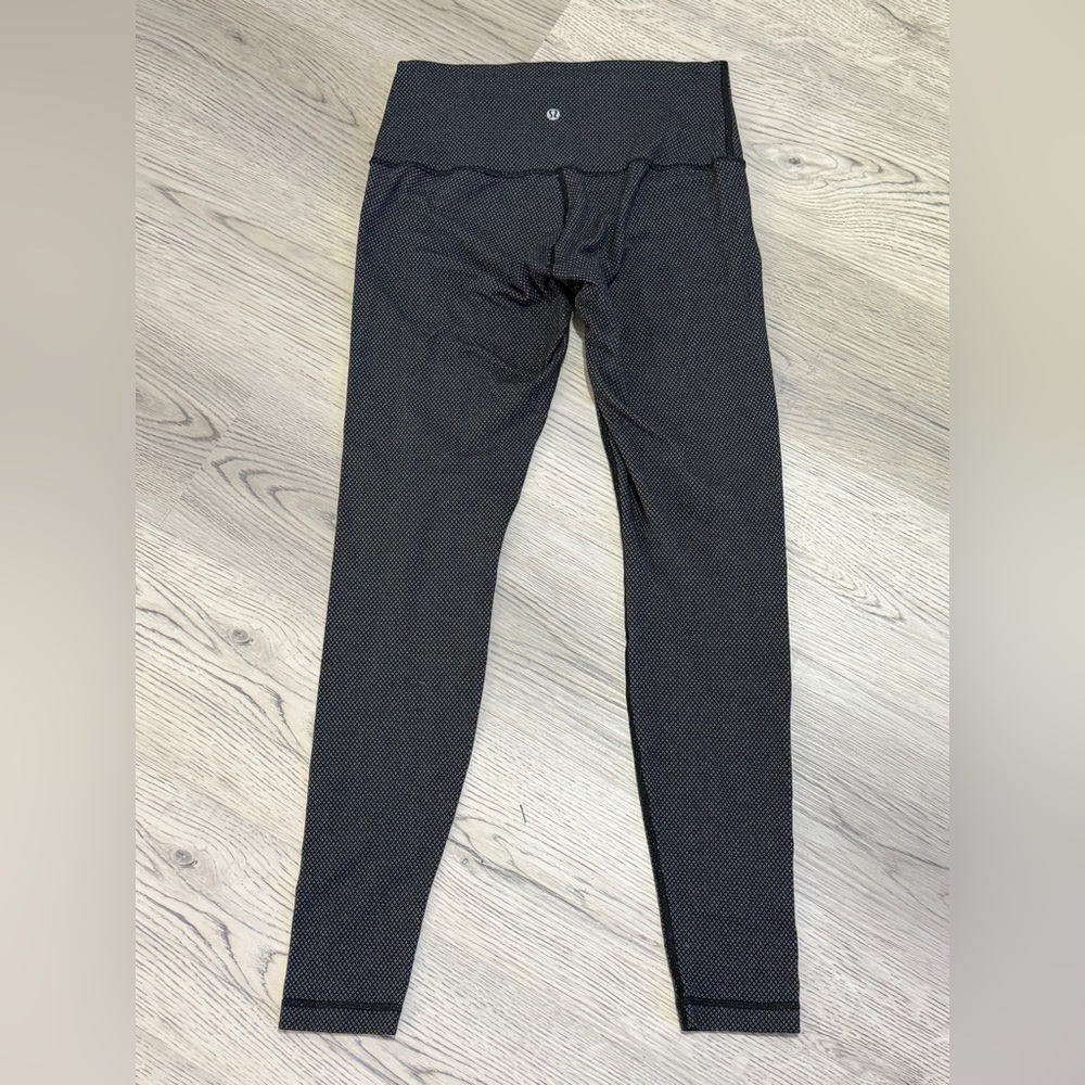 LULULEMON Wunder Under Leggings Roll Down Waist Diamond Dot Black White Size 8 - Picture 10 of 11